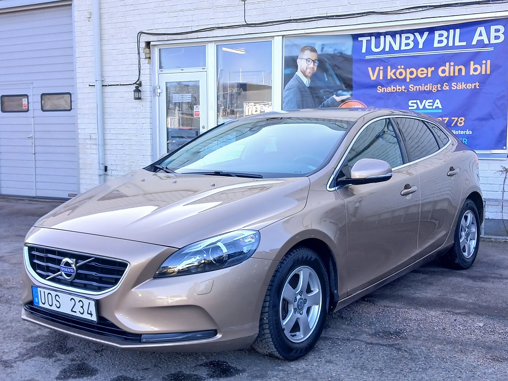 Volvo V40 D2 Momentum/Besik/Kambyt/D-värmare/Drag/P-Sensör