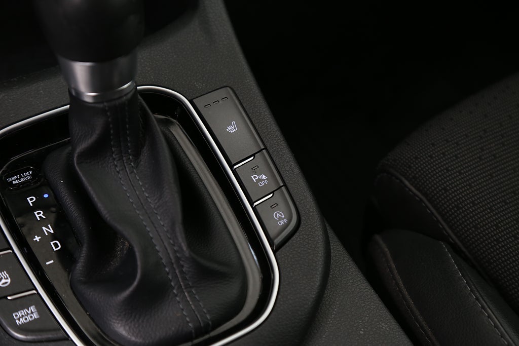 Hyundai i30 1,4 T-GDi 140hk Premium Aut Navi CarPlay Kamera