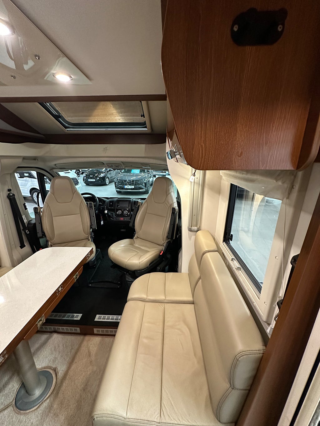 Rapido 7065 F Automat Alde taksäng Låga sängar toa bak thumbnail