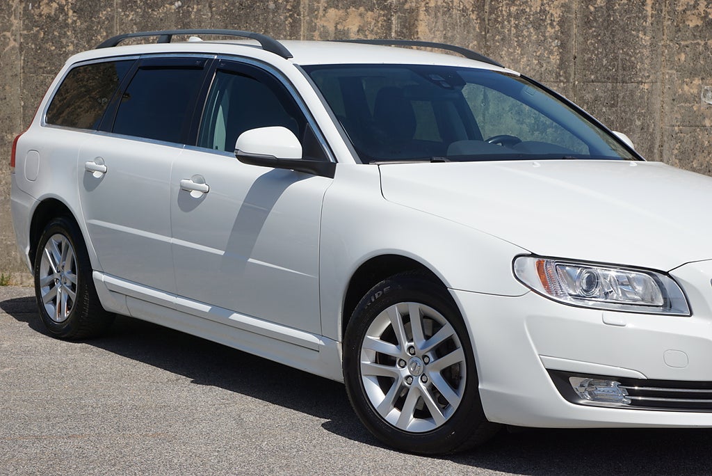 Volvo V70 D4 AWD Momentum 181hk|Drag|Värmare|Rattvärme|2-Brukare|