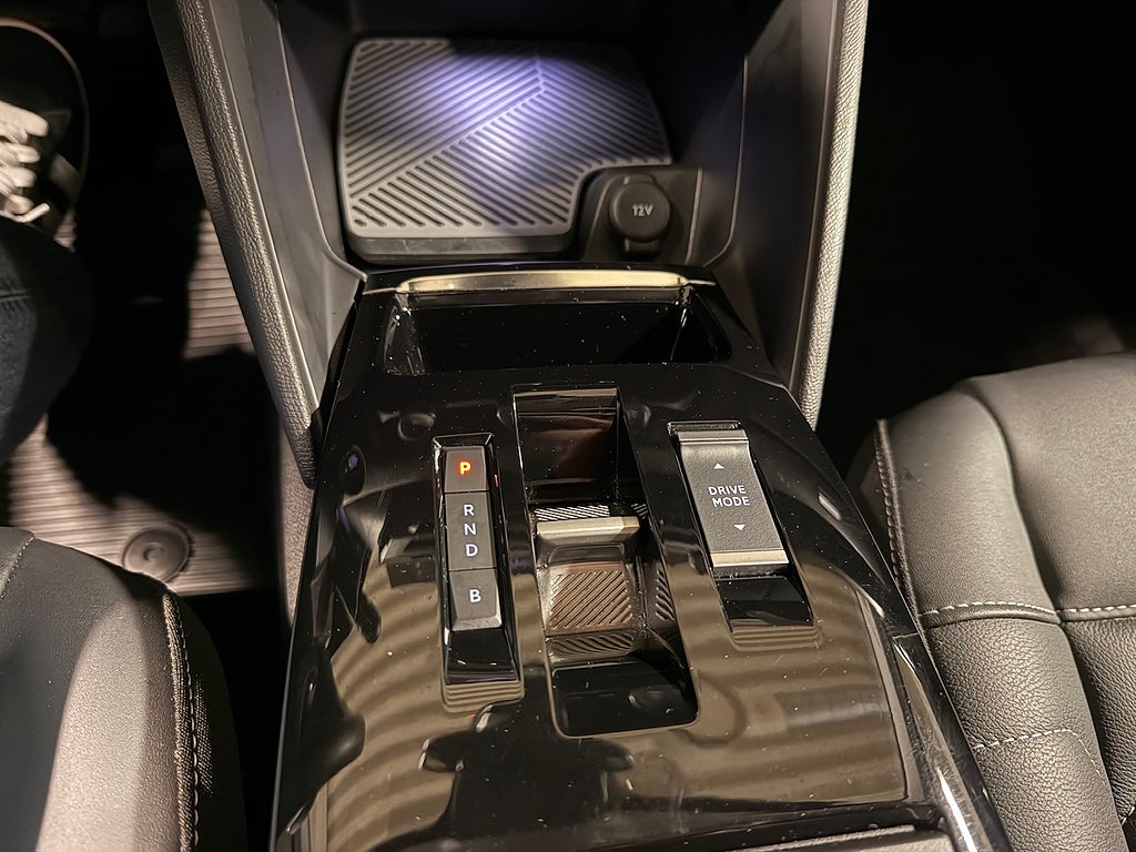 Bild på Citroën e-C4X X SHINE Exklusive Electric 136hk Back/Nav