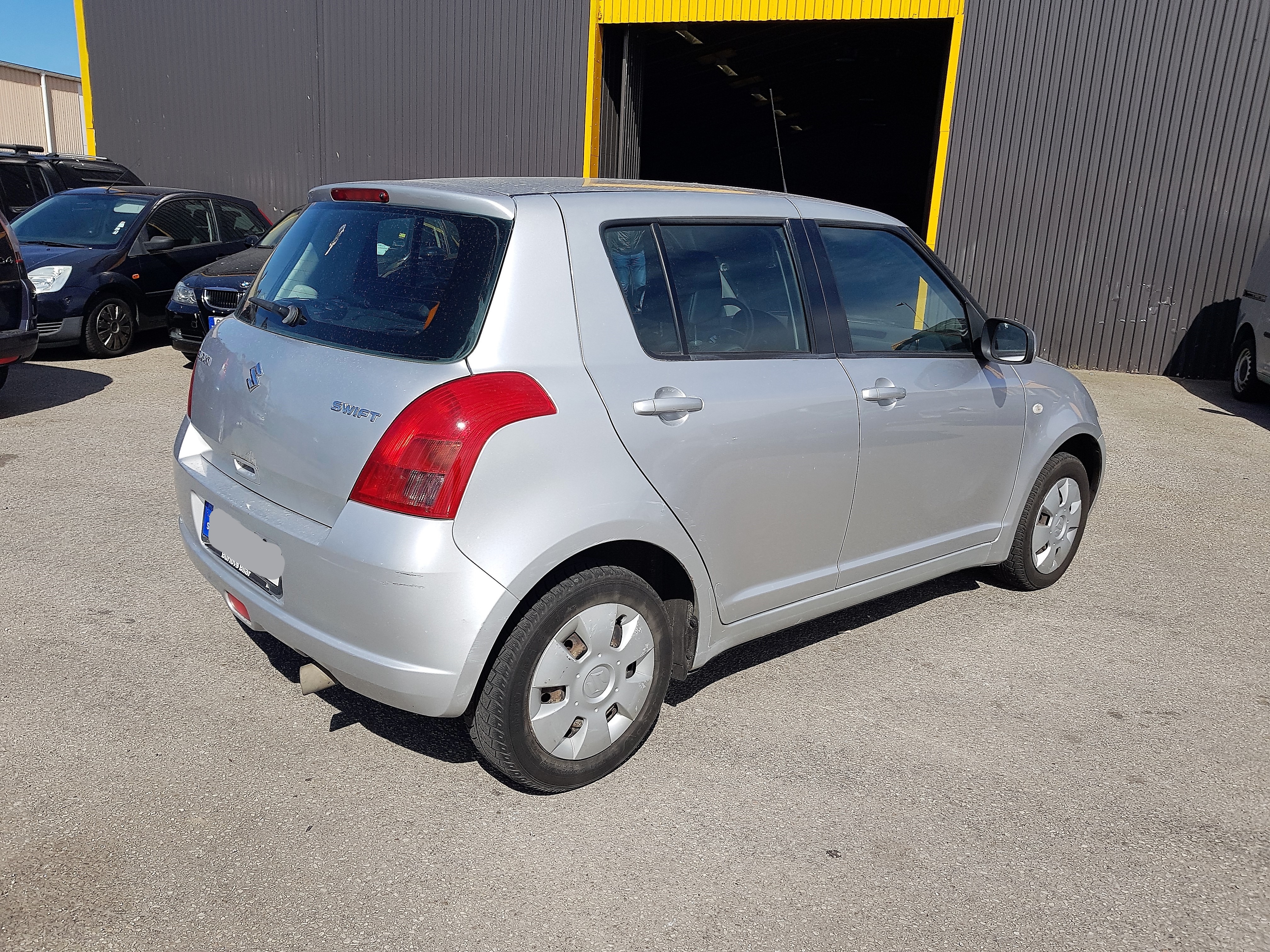 Suzuki Swift 5-dörrar 1.3 GL 92hk 2005, bild 3/37