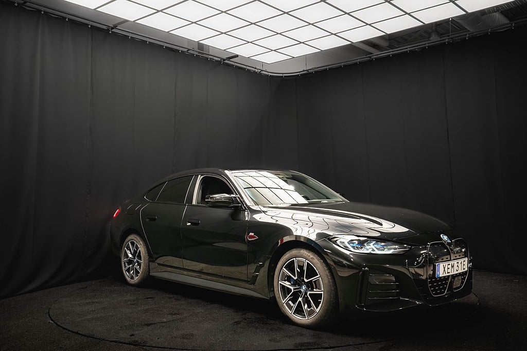 BMW i4 xDrive M Sport LASER LÄDER DRAG 360° HUD MOMS 1-ÄGARE