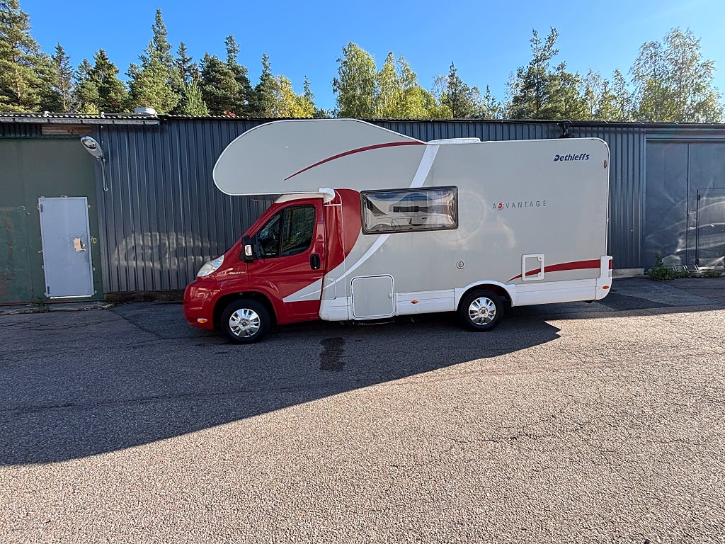 Dethleffs A 5881  Våningssäng /3500 kg / 2799 kr/mån