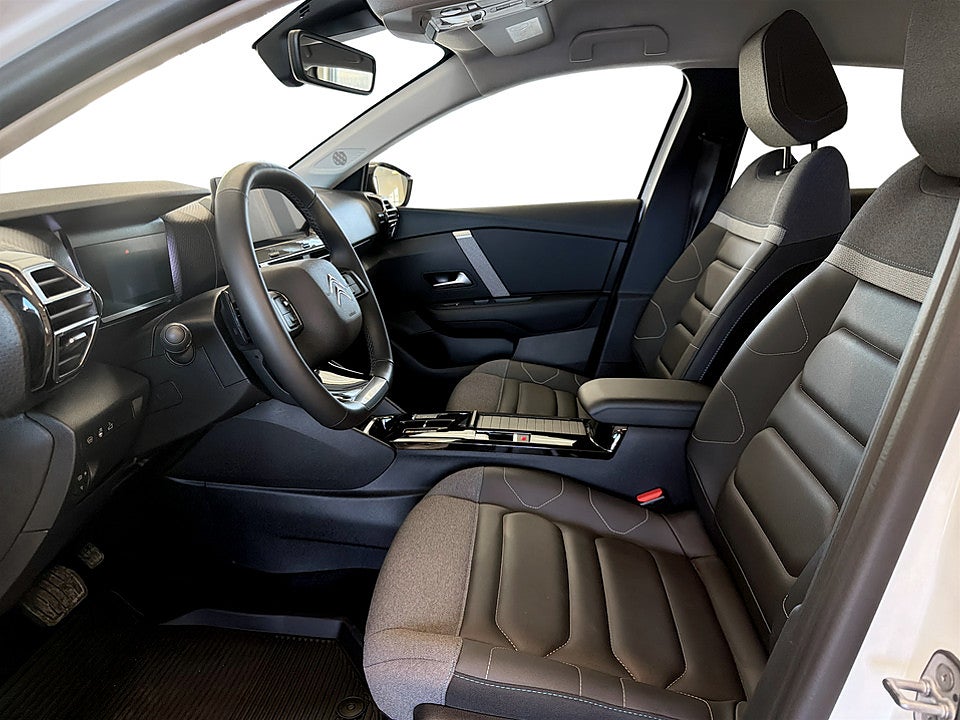 Bild på Citroën C4-X Shine 1.2 PT 130hk Aut RATTVÄRME B-KAMERA