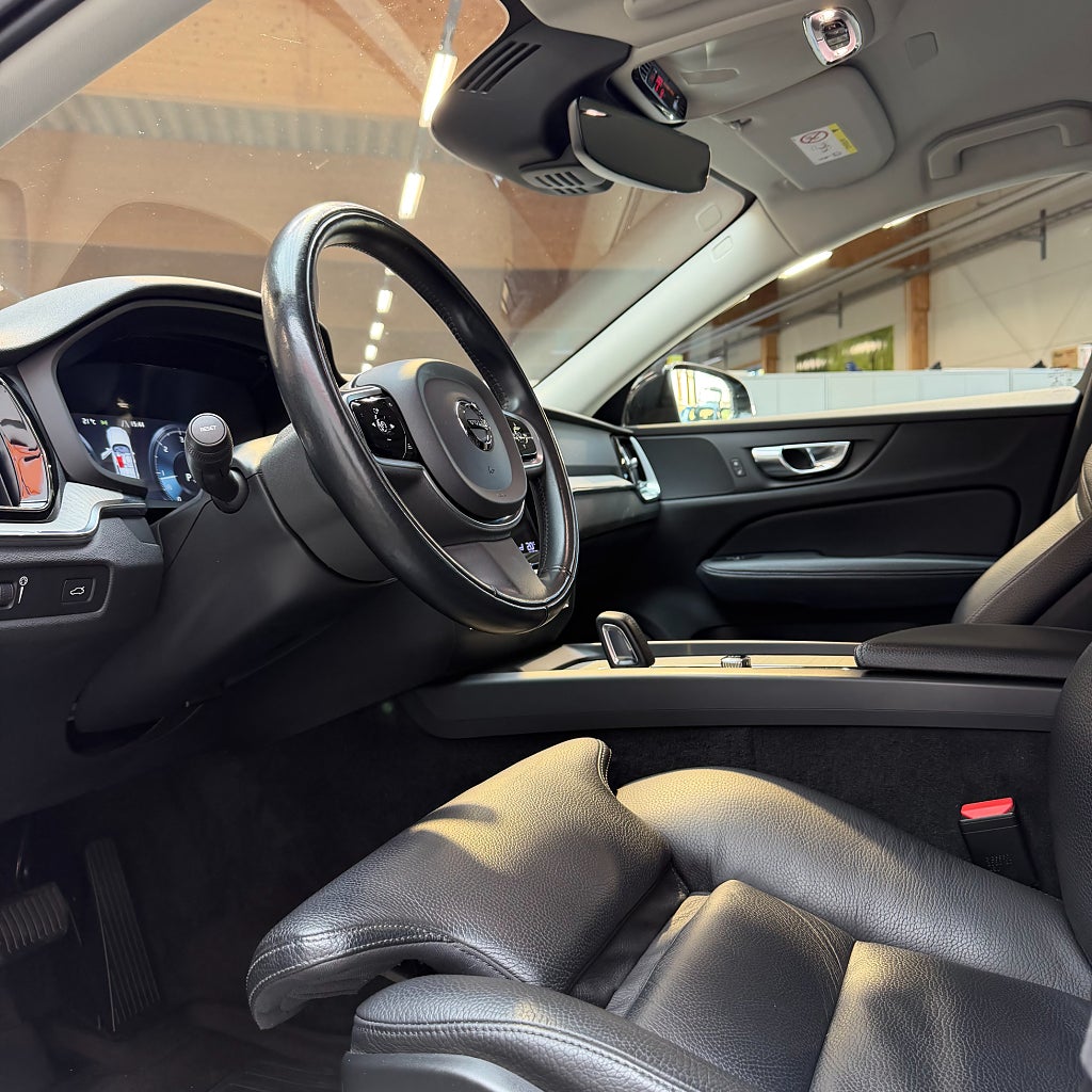 Volvo V60 Cross Country B4 AWD Geartronic Advanced SE Backkamera Skinn