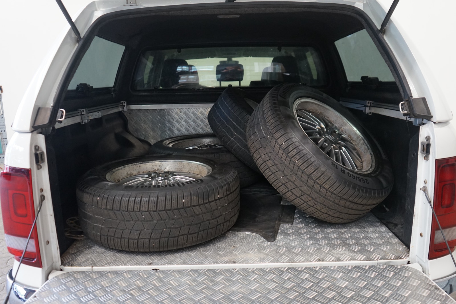 Volkswagen Amarok 3.0 V6 TDI 4M Highline B-kamera Kåpa Värmare 224hk 2018 - miniatyr 6