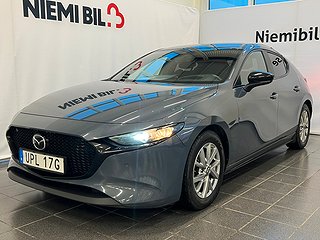 Mazda 3 2.0 M Hybrid Navi Carplay Kamera P-sensorer S&V-däck