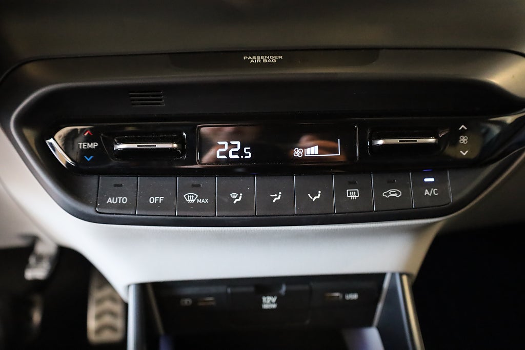 Hyundai Bayon 1.0 T-GDI DCT Advanced B-Kamera Rattvärme