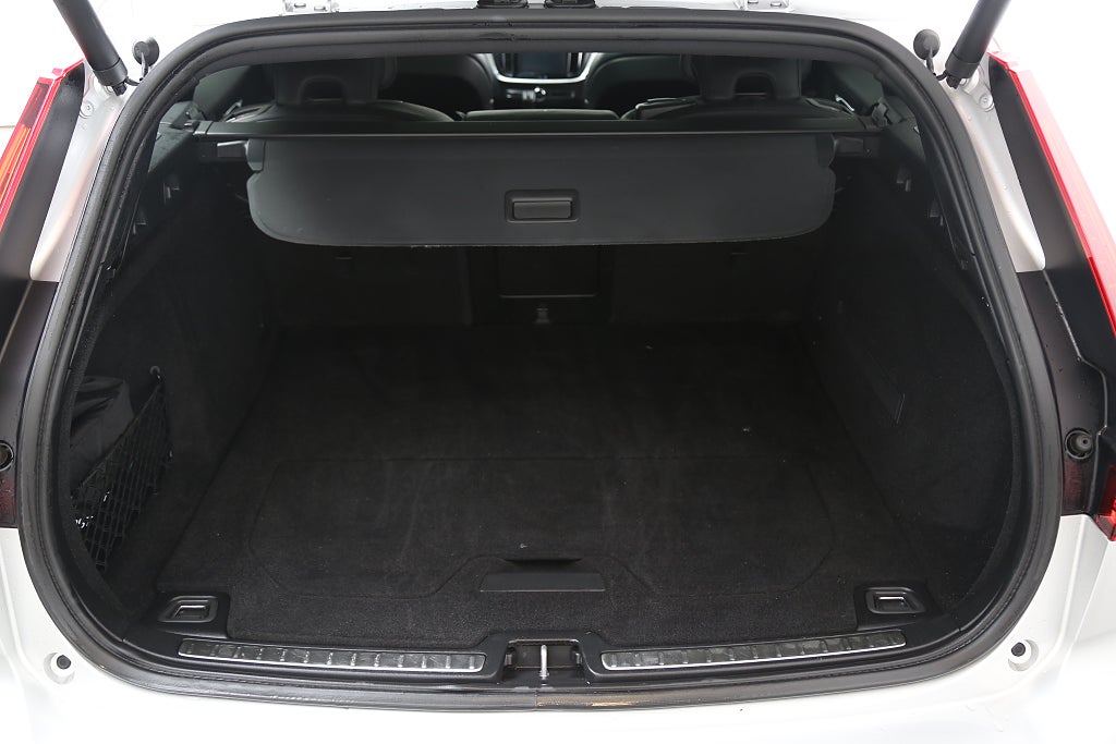 Volvo V60 T5 250hk R-Design Aut 360° Kamera I Head up I Panorama 2019