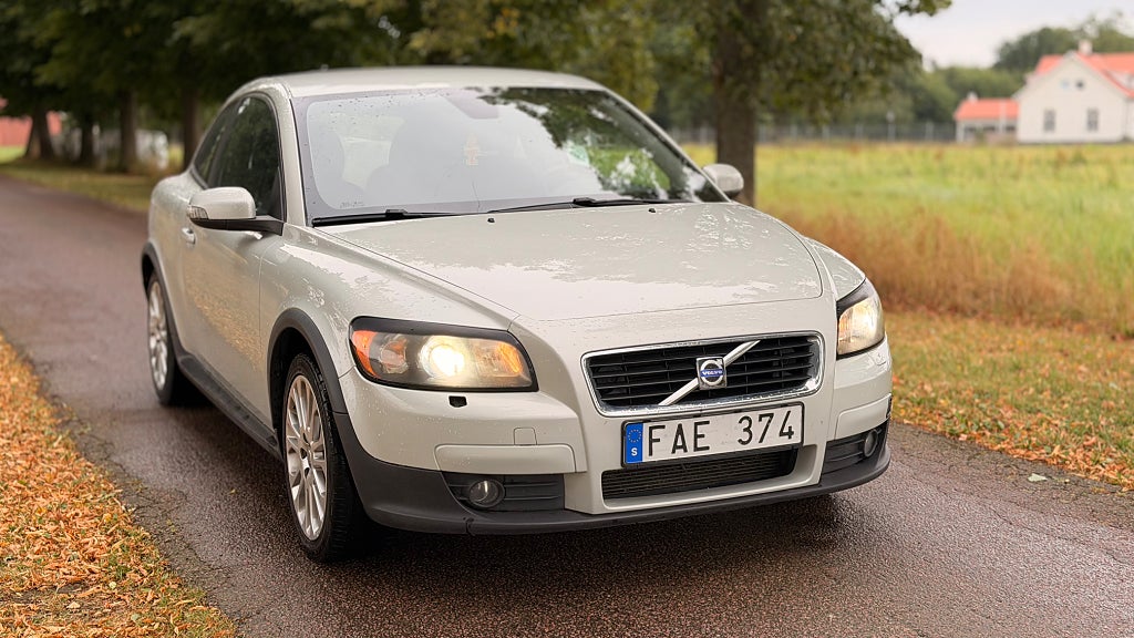 Volvo C30 1.8F Momentum Euro 4, Svensksåld, Bi-xenon.