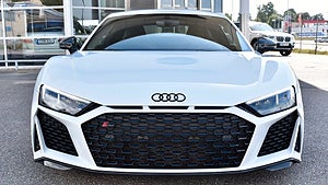 Audin har en V10-motor som genererar 420 hästkrafter. 