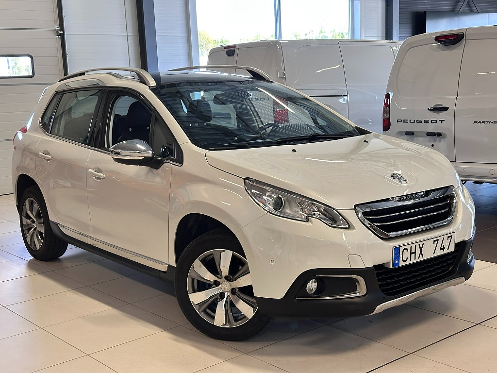Peugeot 2008 Allure 1.2 VTi Panorama, dragkrok thumbnail