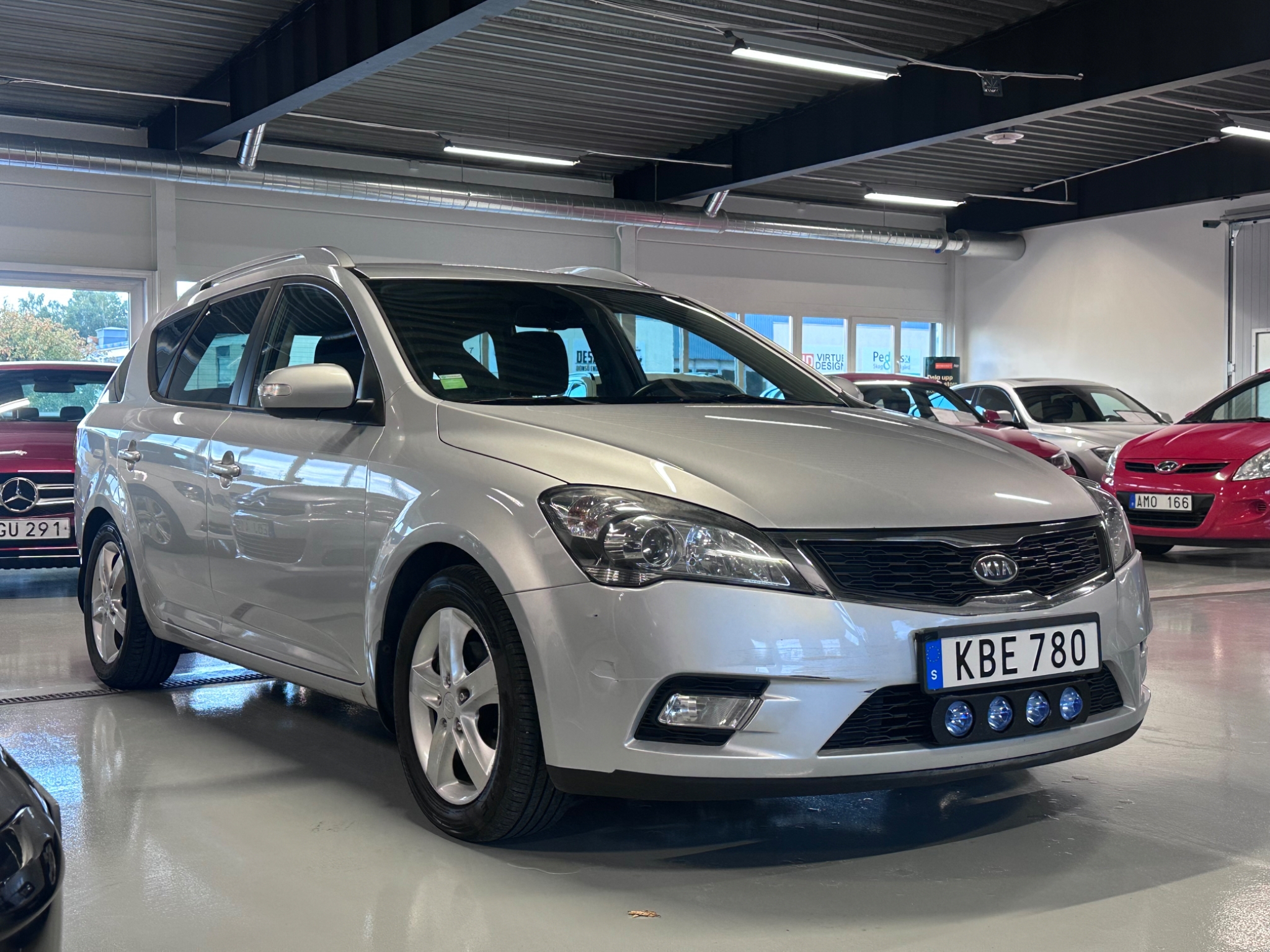 Kia Ceed cee'd_sw 1.6 CVVT EX / Dragkrok 2010, bild 2/10