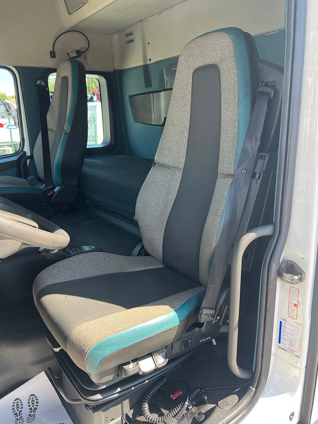 Volvo FM 410 6x2 Skåpbil, Öppningsbarsida, Bussbygg, Värmare
