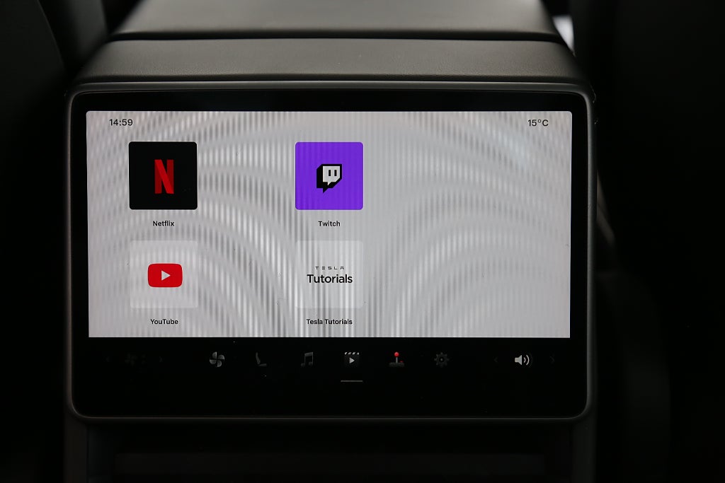Tesla Model 3 Standard Range Highland Autopilot Panorama Facelift 2024