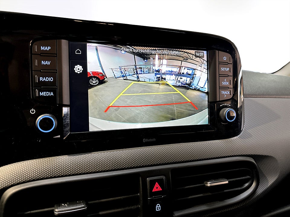 Bild på Hyundai i10 Essential 1.0 MPi 67hk AMT Aut B-KAMERA CARPLAY