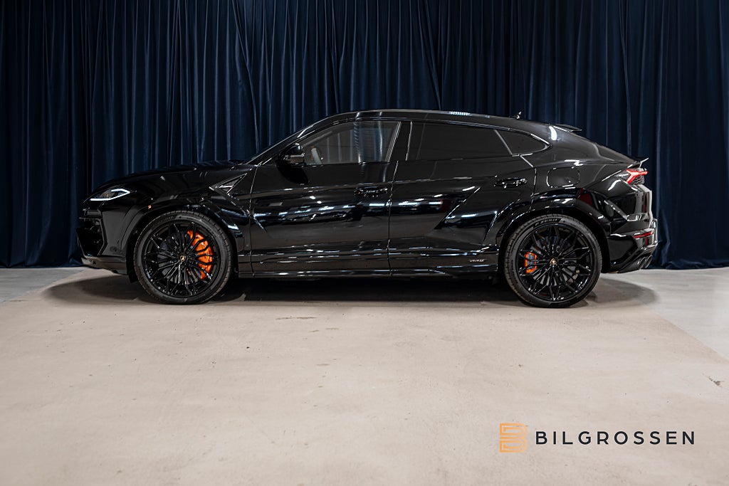 Lamborghini Urus SE Style-P Dark Carbon Adv 3D B&O Nero Helene 23” NY