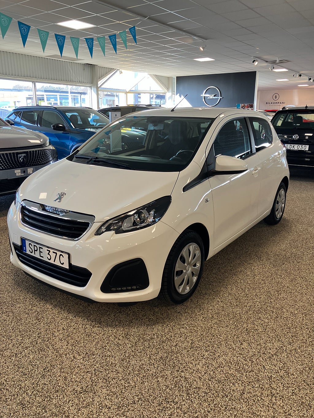 Peugeot 108 5-dörrar 1.0 Bluetooth Låga mil Låg skatt  2019