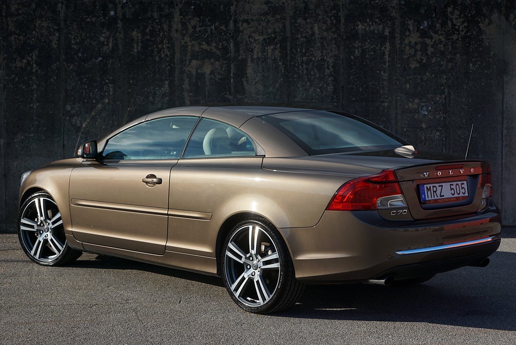 Volvo C70 T5 230hk Summum|Låga Mil|Sv-Såld|Keyless|Premium Sound|