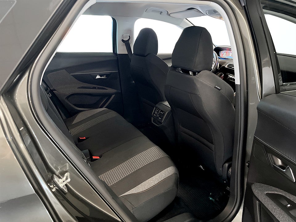 Bild på Peugeot 3008 Active 1.2 PT 130hk Aut BACKSENSORER DRAG