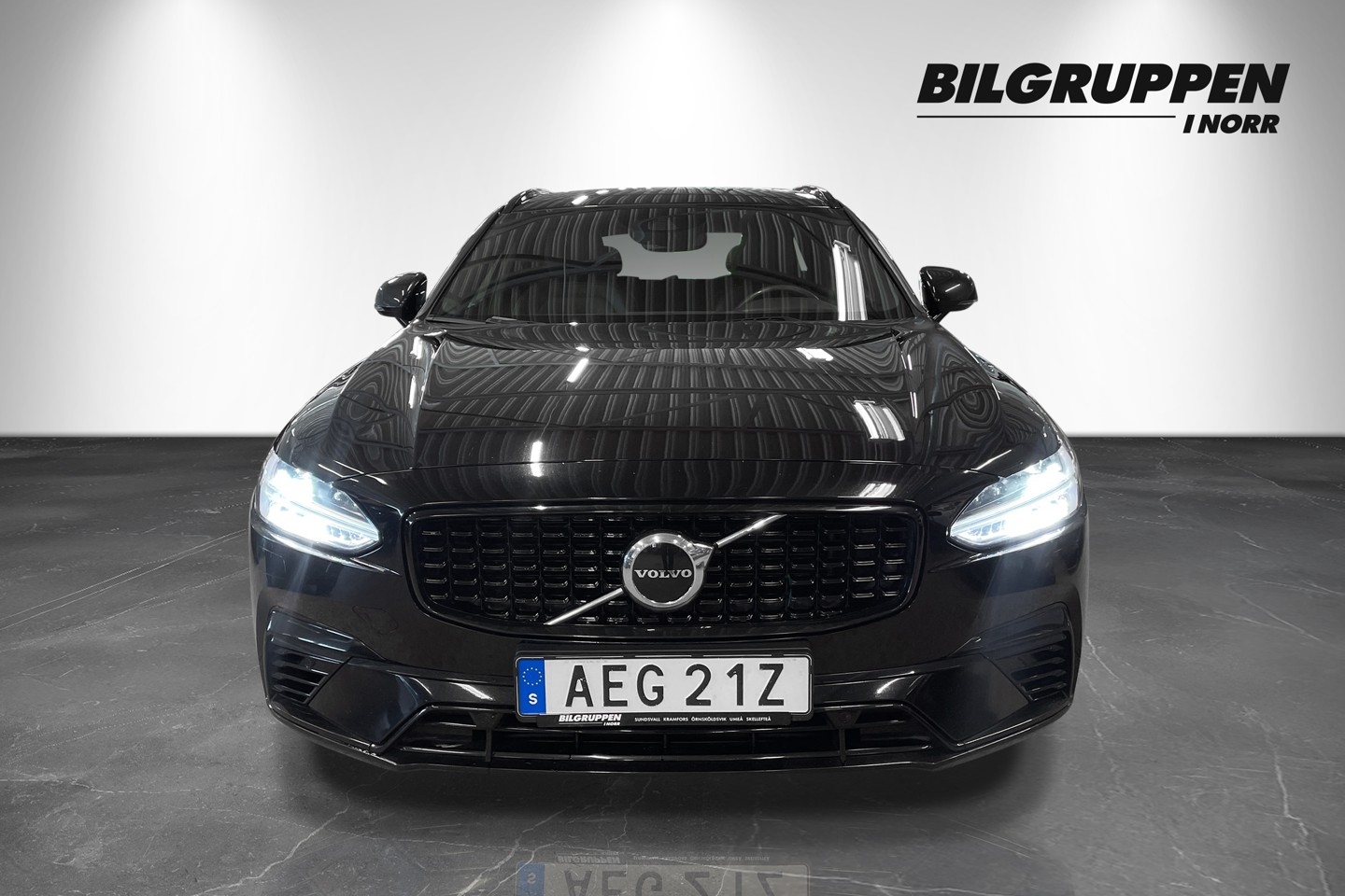 Volvo V90 Recharge T6 AWD R-Design 2021, bild 3/44