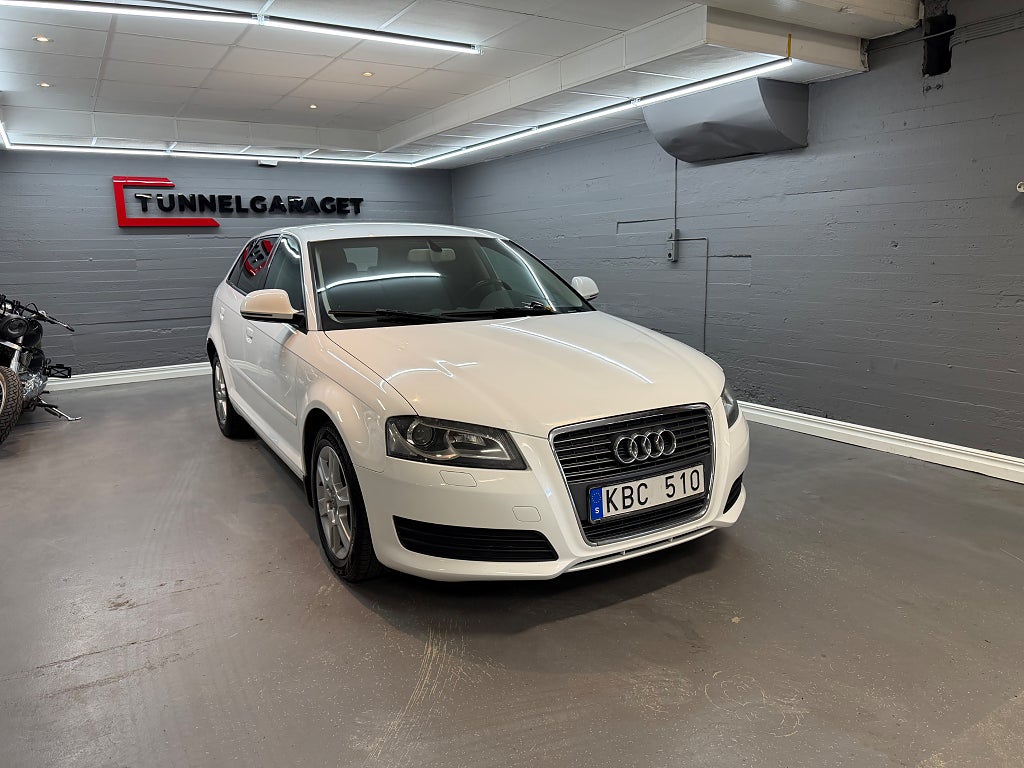 Audi A3 Sportback 1.6 TDI Attraction Nybesiktigad Nyservad