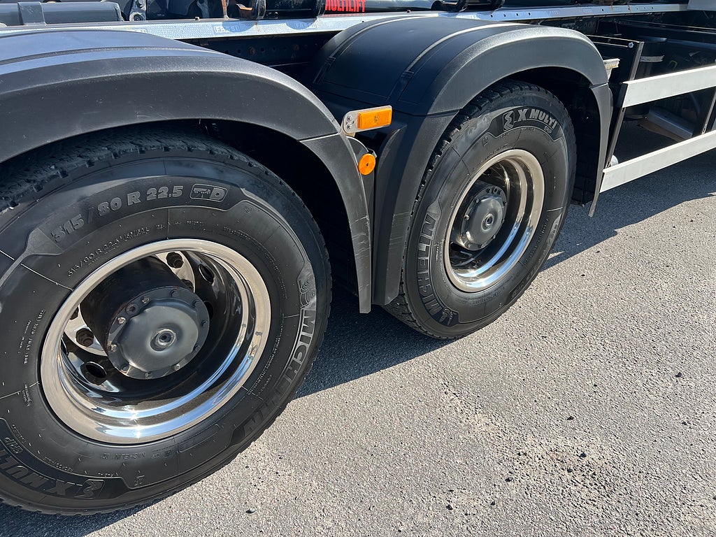 Mercedes-Benz Arocs 3251 Tridem Lastväxlare, Fullt Plogutrustad