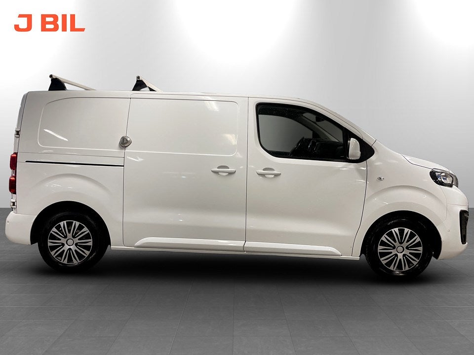 Bild på Peugeot Expert PRO+ 1.6 BHDi 115hk L2 - DRAG,VÄRMARE,SLAMLOCKS