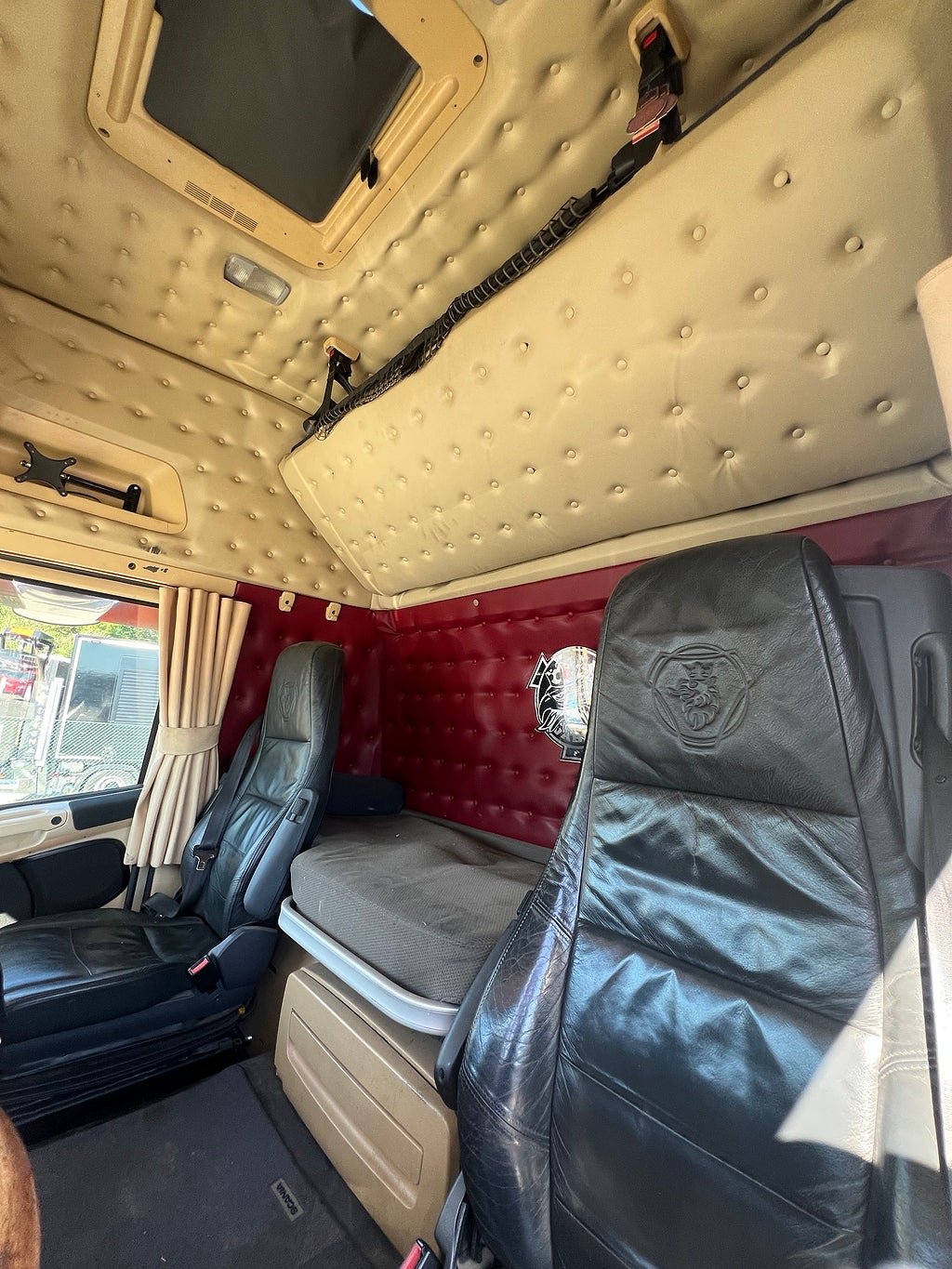 Scania R560 V8 6x4 Lastväxlare, Tandem