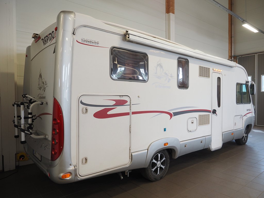Rapido M996 Mercedes Benz I Aut I 150hk I Långbäddar 2007