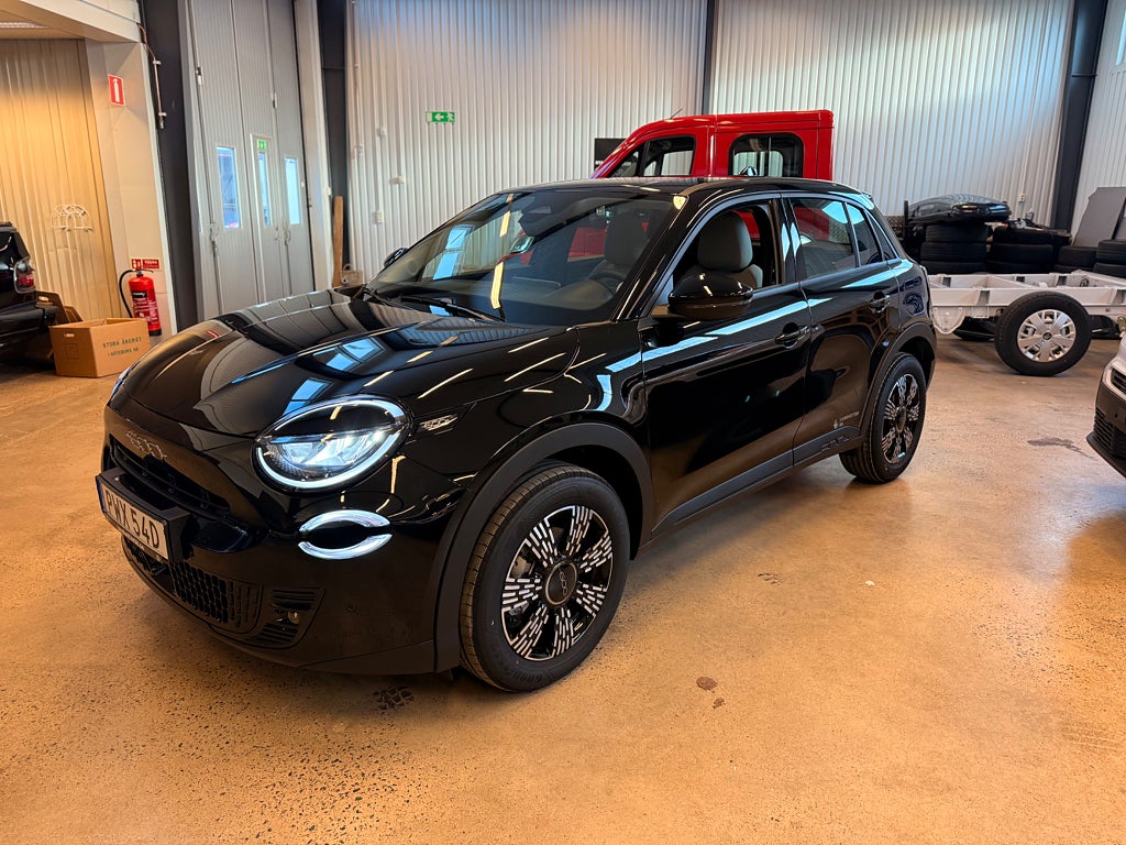 Fiat 600 ICON Mildhybrid 1.2 110 hk DCT6 FWD