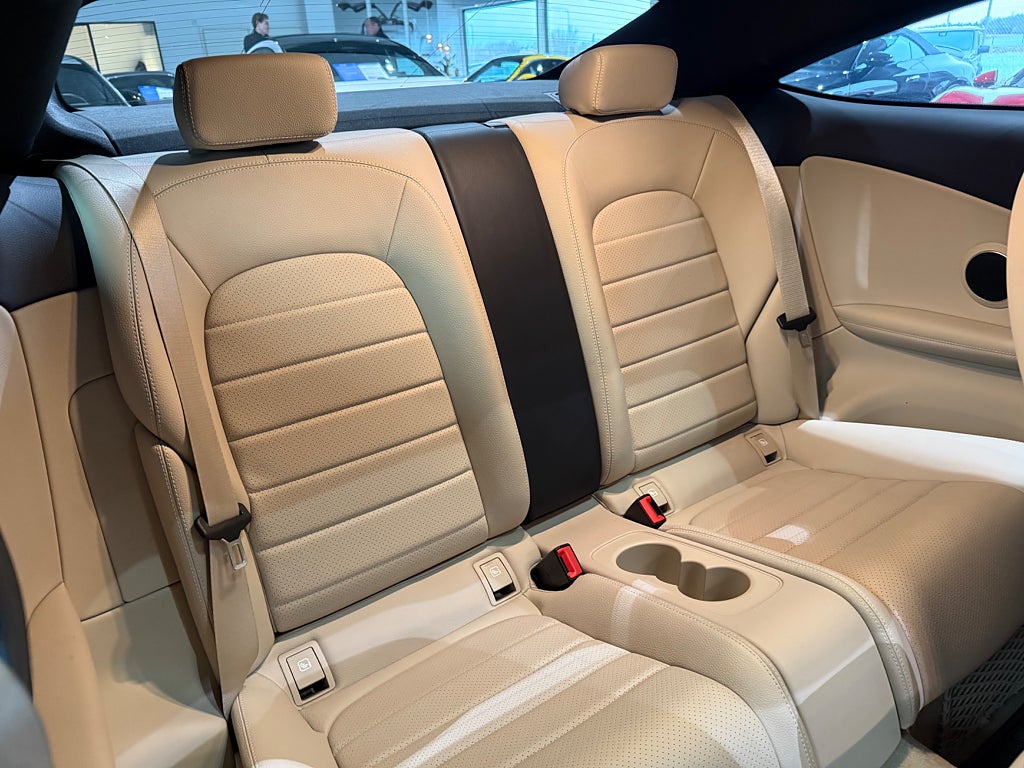 Mercedes-Benz C 220 d Coupé AMG Värmare Glastak 19tum - bild 9