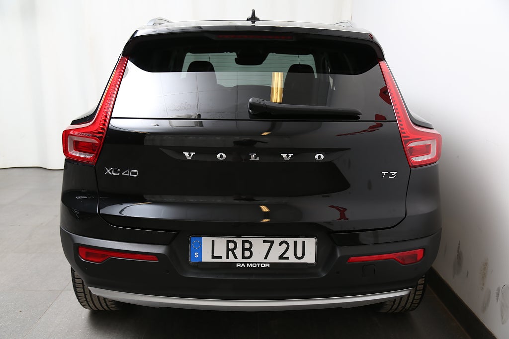 Volvo XC40 T3 163hk Momentum Edition Aut Kamera Navi VOC Drag 2020