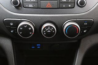 Halvkombi Hyundai i10 18 av 20