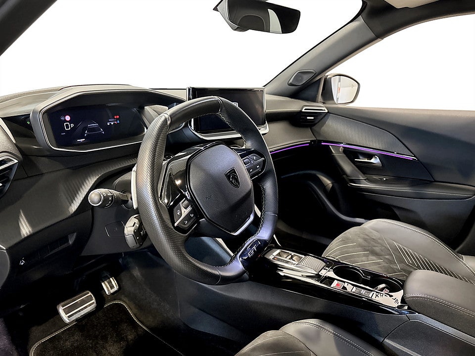 Bild på Peugeot 2008 GT 1.2 PT 130hk Aut B-KAMERA CARPLAY