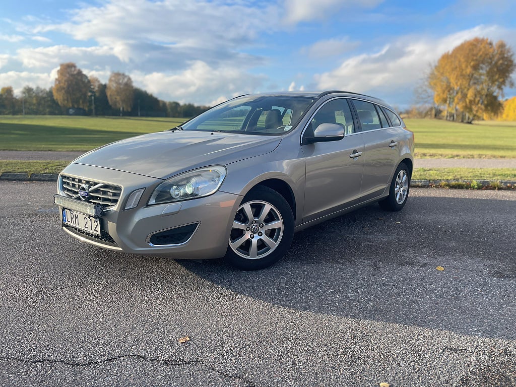Volvo V60 DRIVe Momentum Euro 5