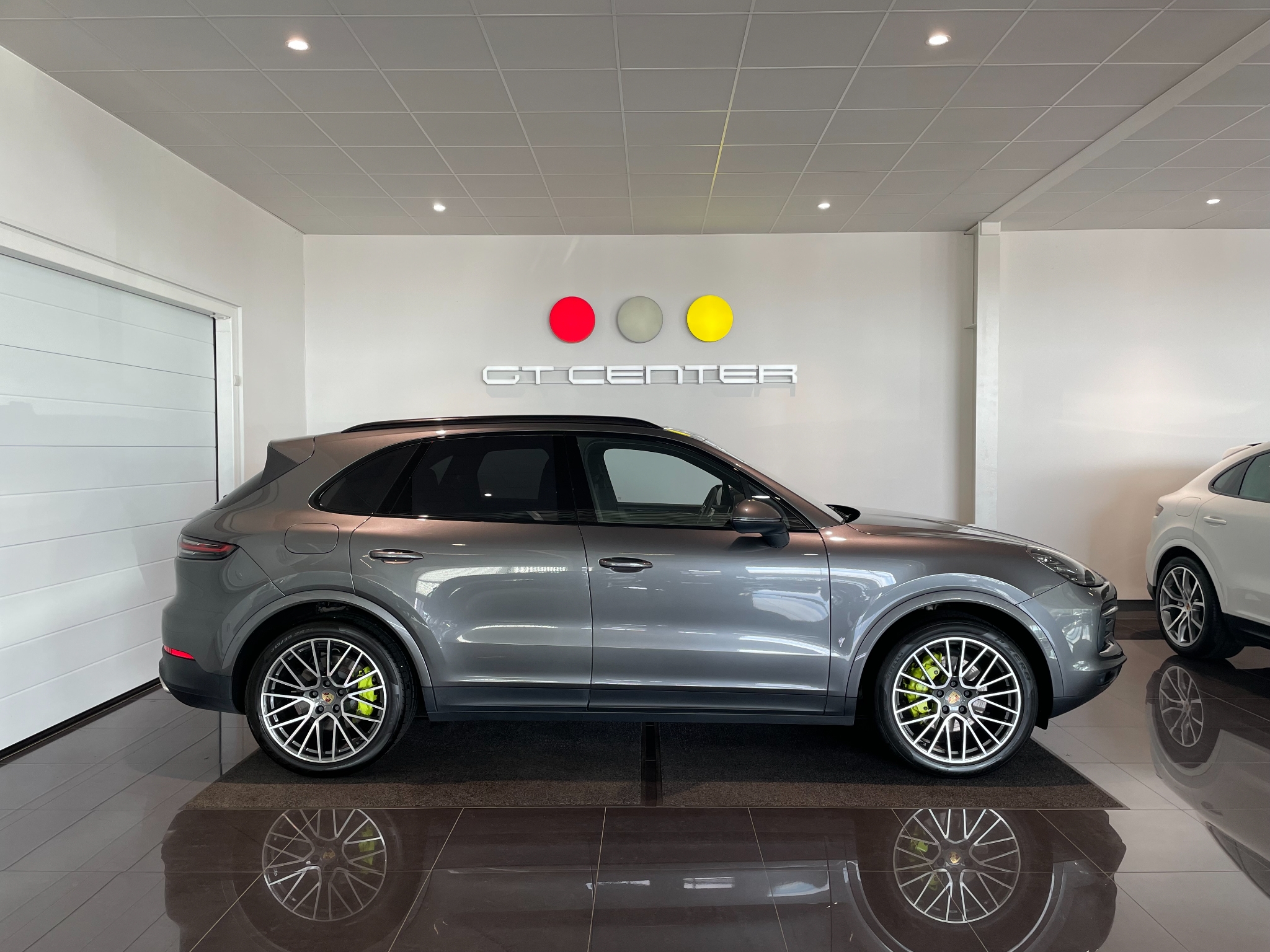 Porsche Cayenne E-Hybrid 2020, bild 2/46