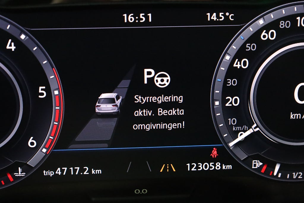 Volkswagen Tiguan 2.0 TDI AUT 4Motion R-Line Massage Drag Värmare Kamera 2017