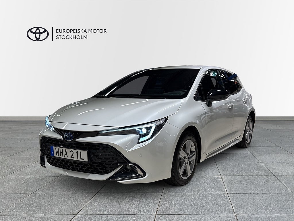 Toyota Corolla 1.8 HYBRID 5D STYLE / V-Hjul / Moms / 906mil