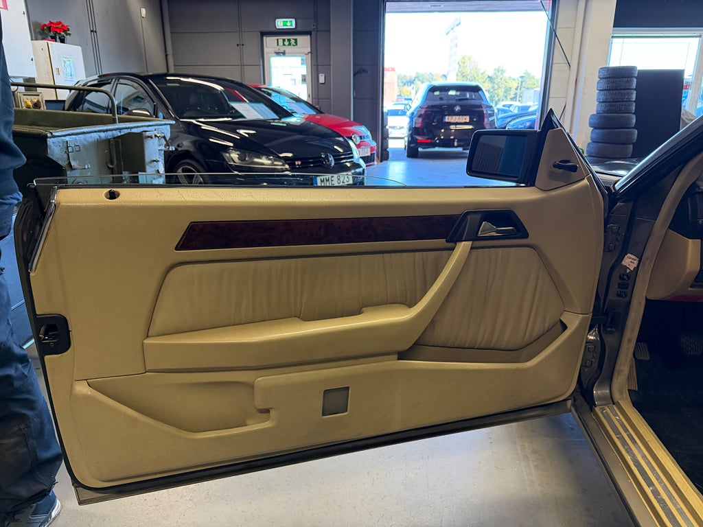 Mercedes-Benz 300 1990 - miniatyr 20
