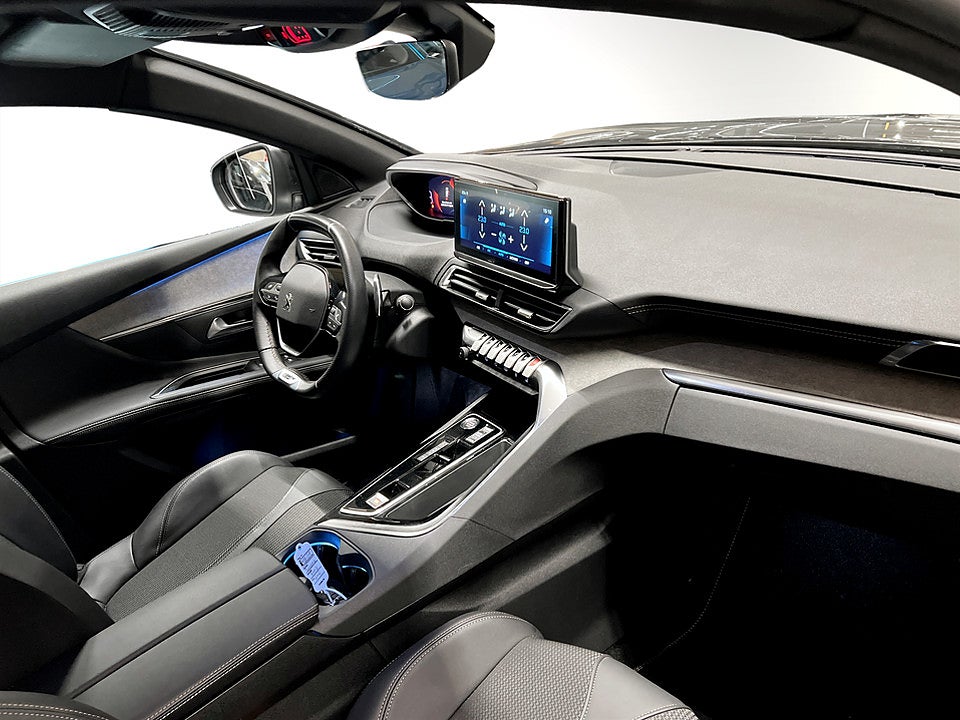 Bild på Peugeot 5008 GT 1.2 PT 130hk Aut 7-SITS B-KAMER CARPLAY