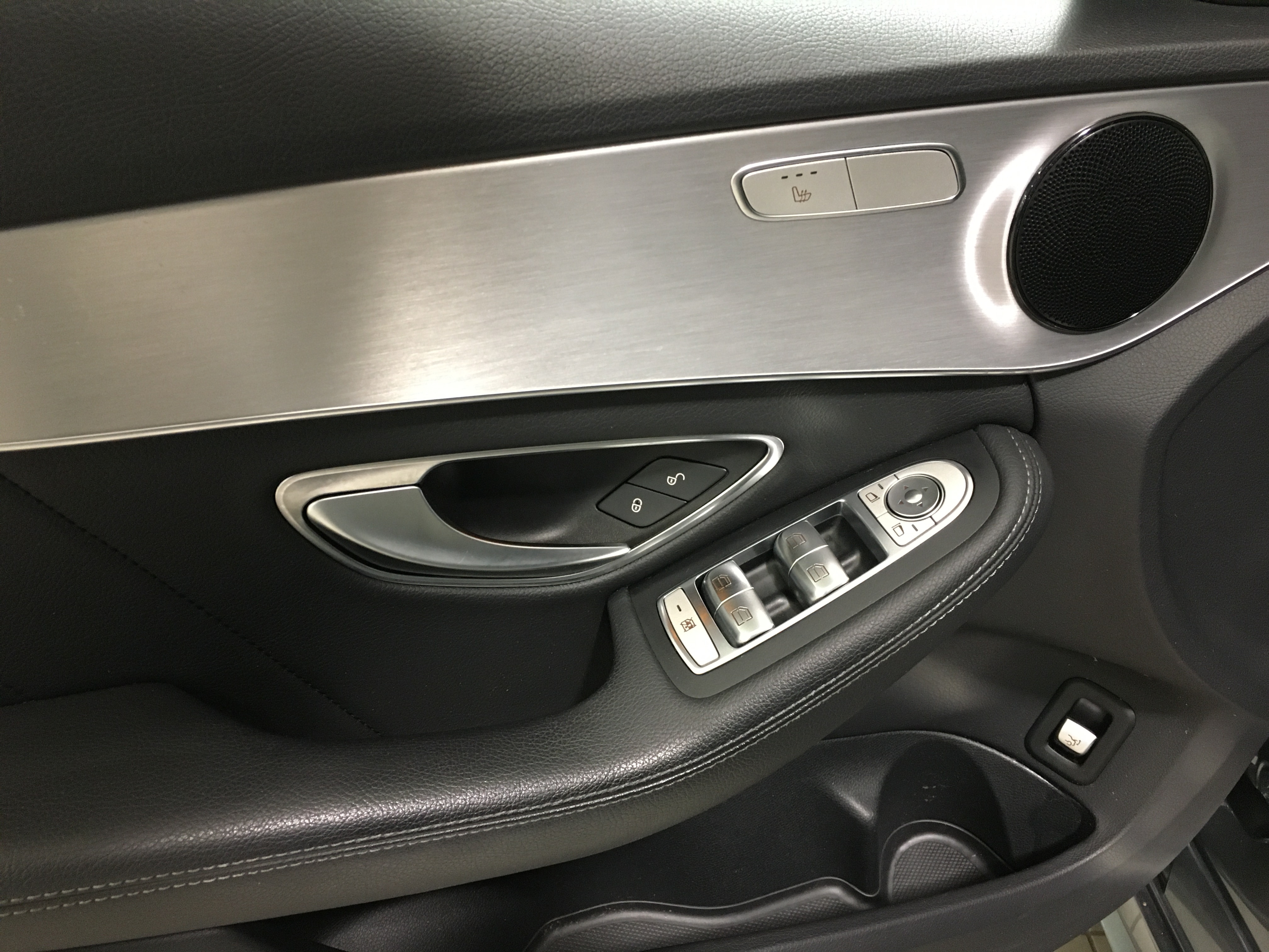 Mercedes-Benz C 220d 4MATIC AMG 2017, bild 7/27