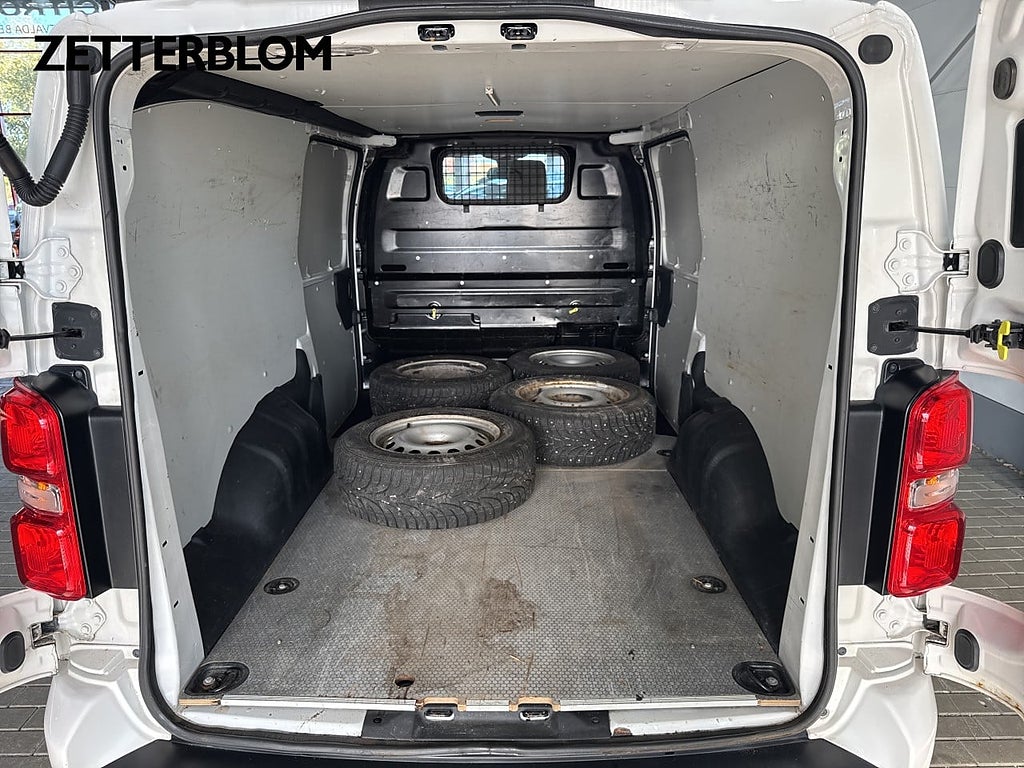 Sedan Toyota Proace 6 av 14