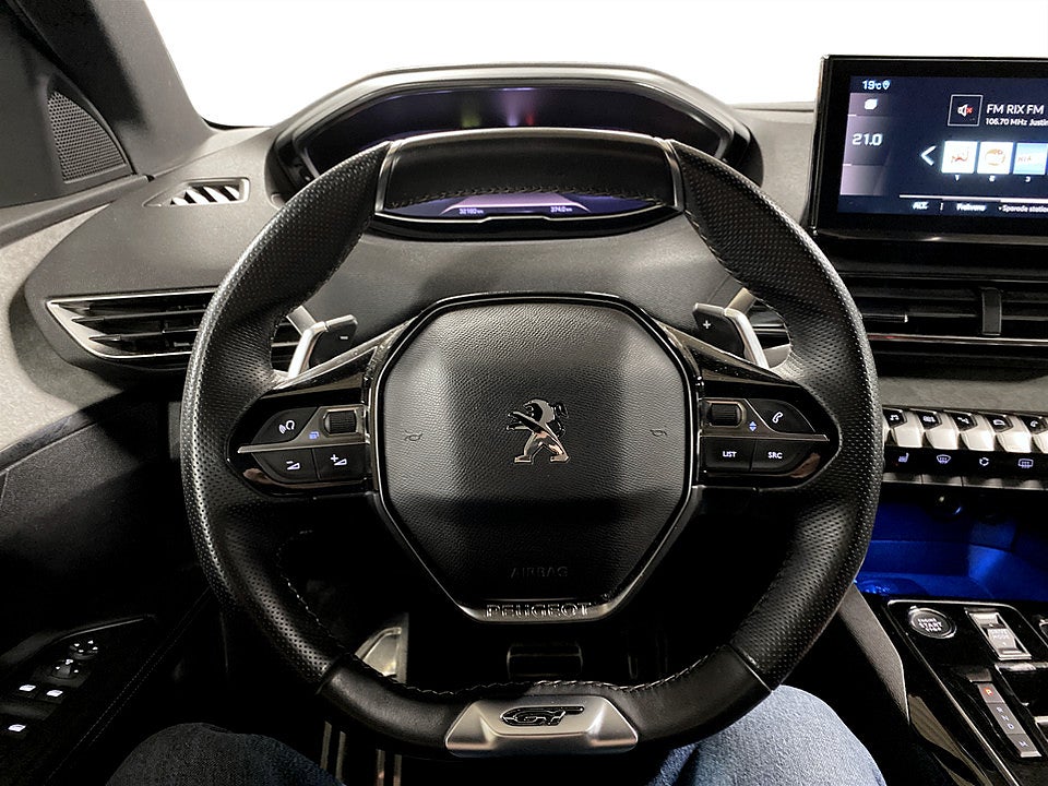 Bild på Peugeot 5008 GT 1.2 PT 130hk Aut 7-SITS B-KAMER CARPLAY