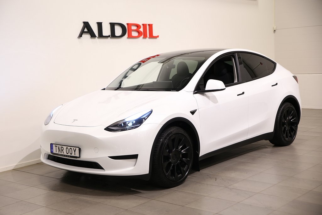 Tesla Model Y Standard Range 299hk RWD / Drag / Läder / Pano / Nav