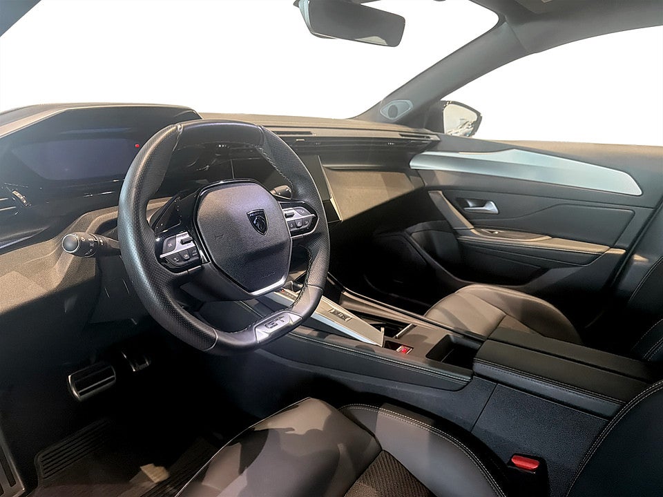 Bild på Peugeot 308 5D GT 1.2 PT 130hk Aut B-KAMERA CARPLAY