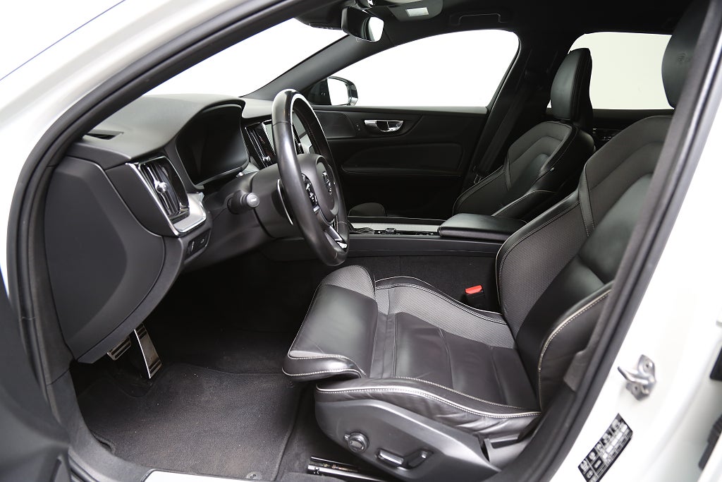 Volvo V60 D4 190hk AWD R-Design Aut H/K 360° HUD VOC Drag