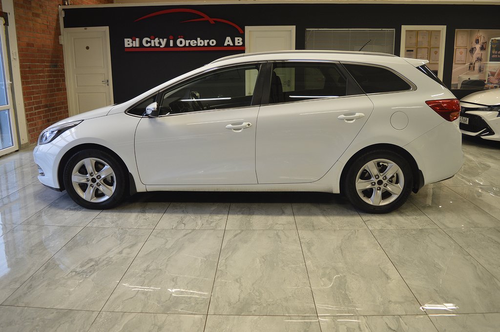 Kia CEED 1.6 (128hk) CRDi EX Comfort 3-Ägare / Drag / Nyservad & Besiktad