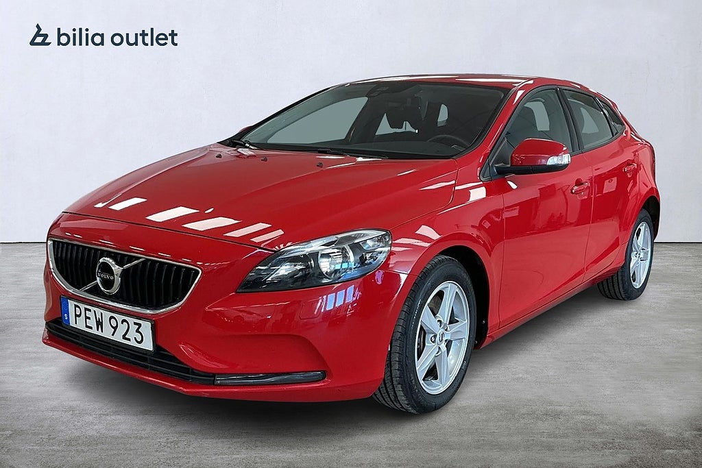 Volvo V40 D2 Kinetic Nybesiktigad Parkeringsvärme Bluetooth 